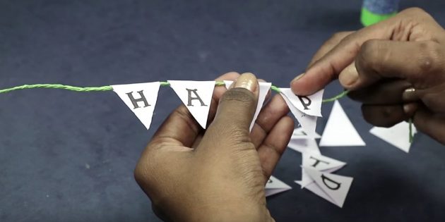 Напишите на каждом треугольнике по одной букве из фразы «С днём рождения» Напишите на каждом треугольнике по одной букве из фразы «С днём рождения»