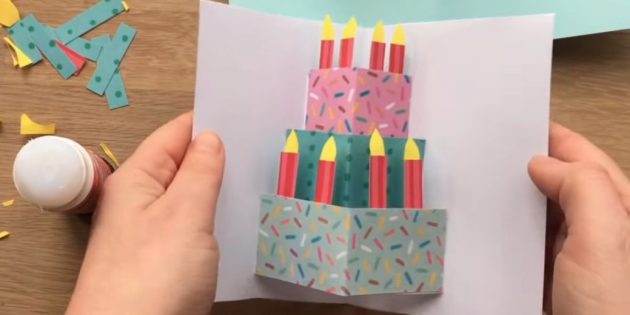 Вырежьте свечки и приклейте к торту Открытка на день рождения своими руками: вырежьте свечки и приклейте к торту