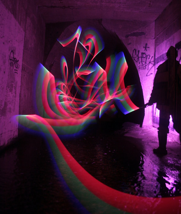pablo picasso light graffiti 1 Light Graffiti: 10 Masters of Light Painting Photography
