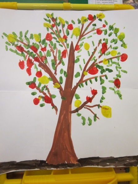 Яблоня с яблоками рисунок для детей 003