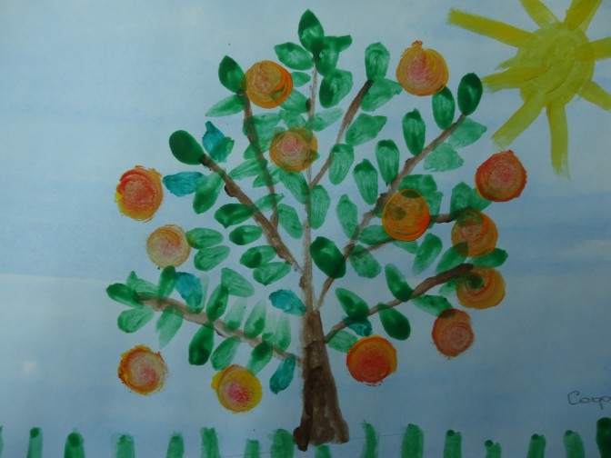 Яблоня с яблоками рисунок для детей 015