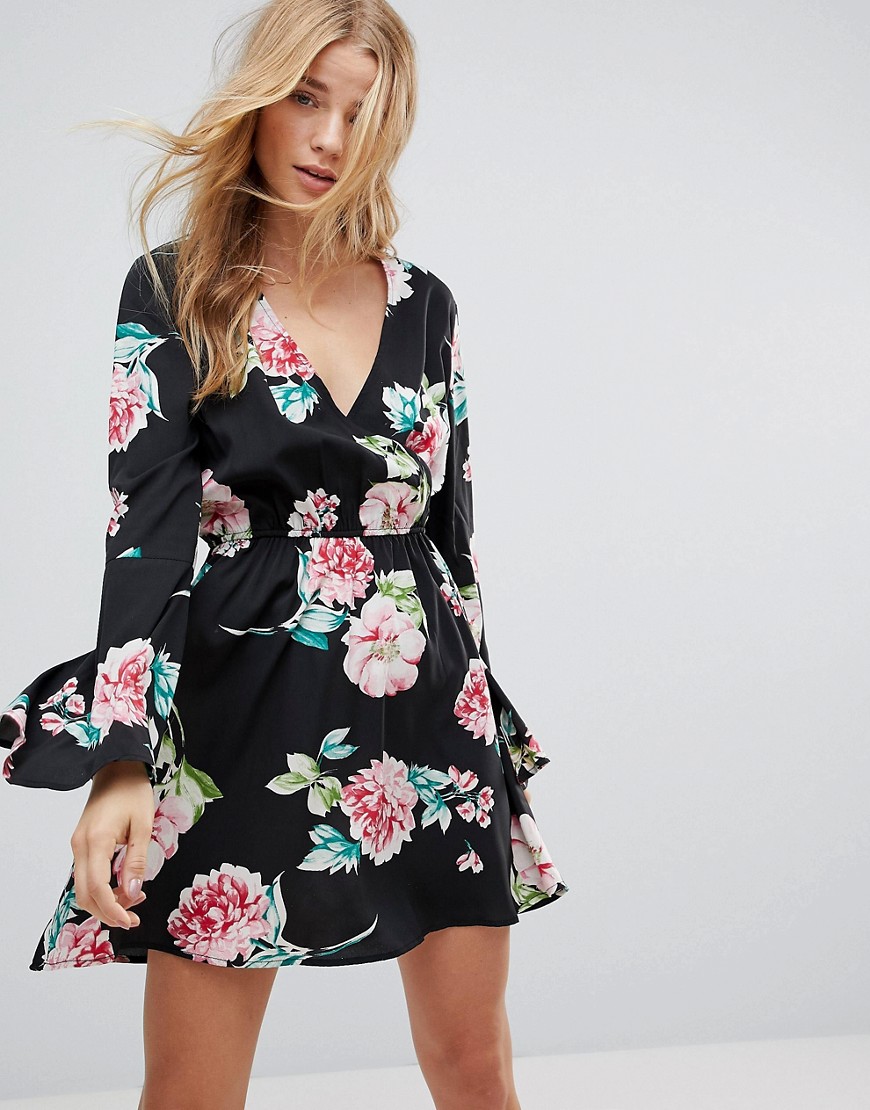 платье с цветочным принтом с запахом фото
