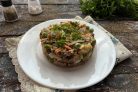 Салат с куриными сердечками и печенью