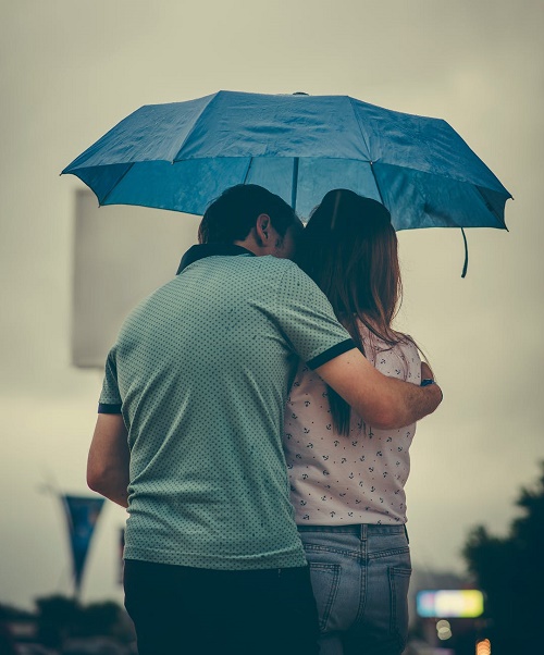 Пара спиной зонт