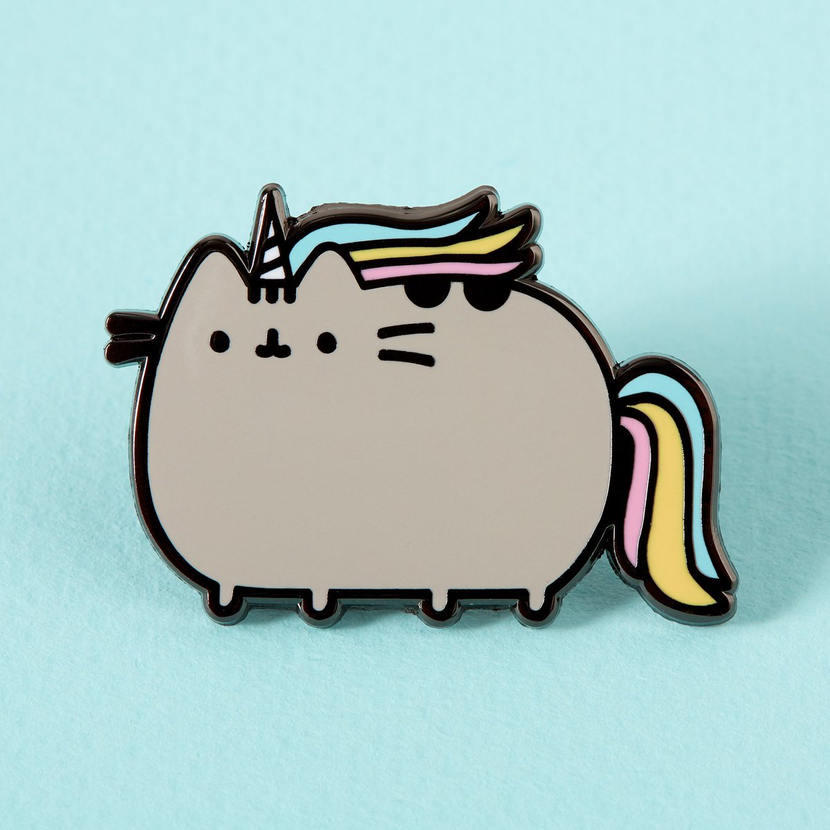 Рисунки пушина. Кот Пушин. Значки Пушин Кэт. Кот Пушин Pusheen. Наушники Пушин Кэт.