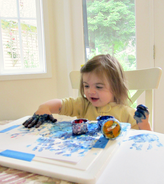 happy tips for toddler finger painting
